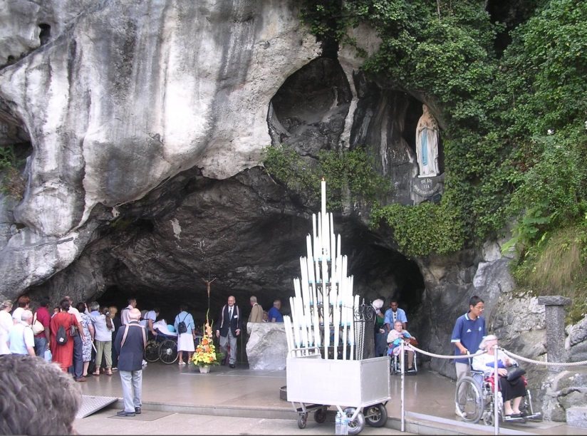 Image: Imagen para la entrada: Los acontecimientos de Lourdes - una visión general 